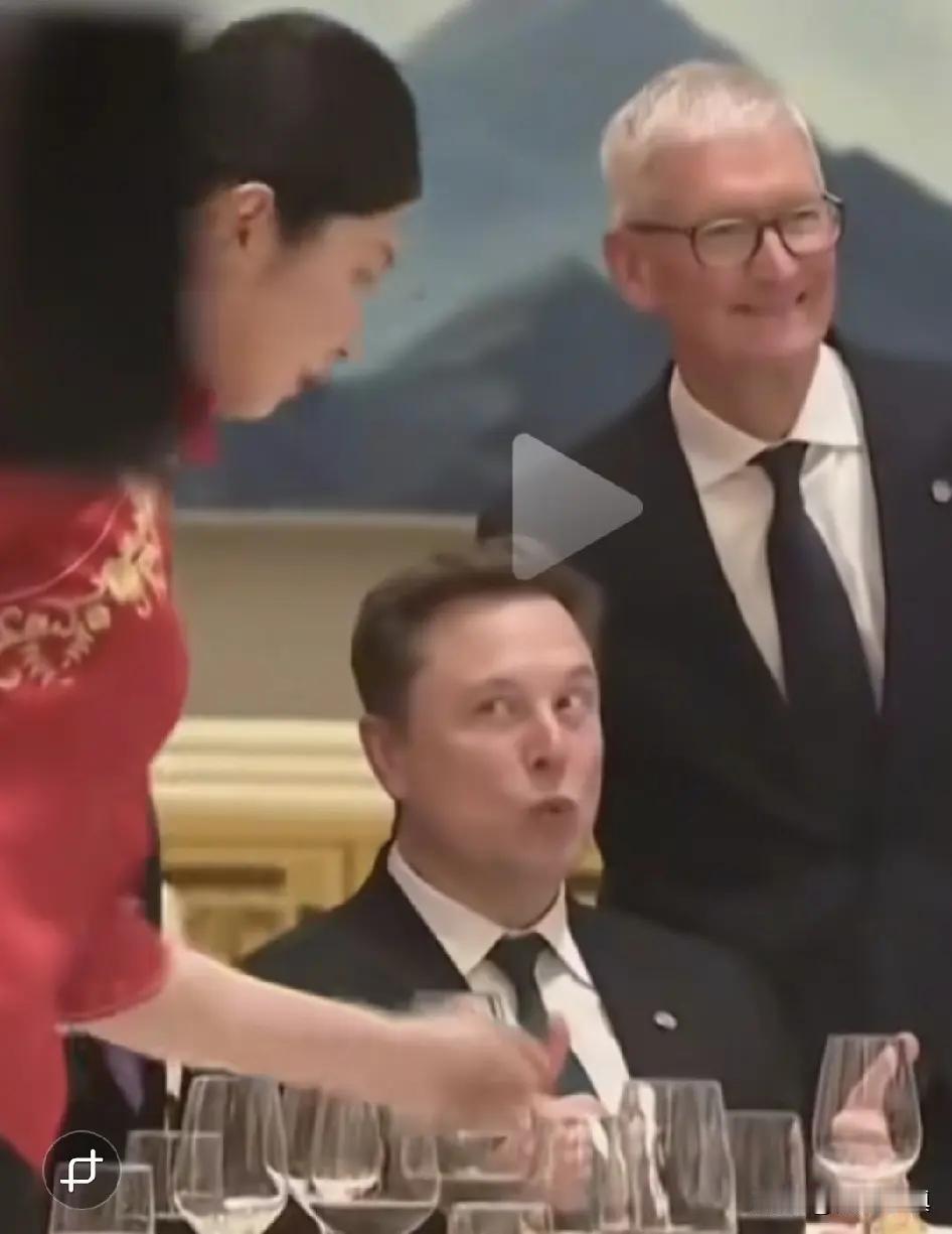 美国的社会精英企业家，西方人思维很率真，他们赞赏喜欢他们没有的比不了的，超越他们