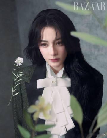 迪丽热巴注视镜头迪丽热巴标签就像外套迪丽热巴标签就像外套迪丽热巴芭莎