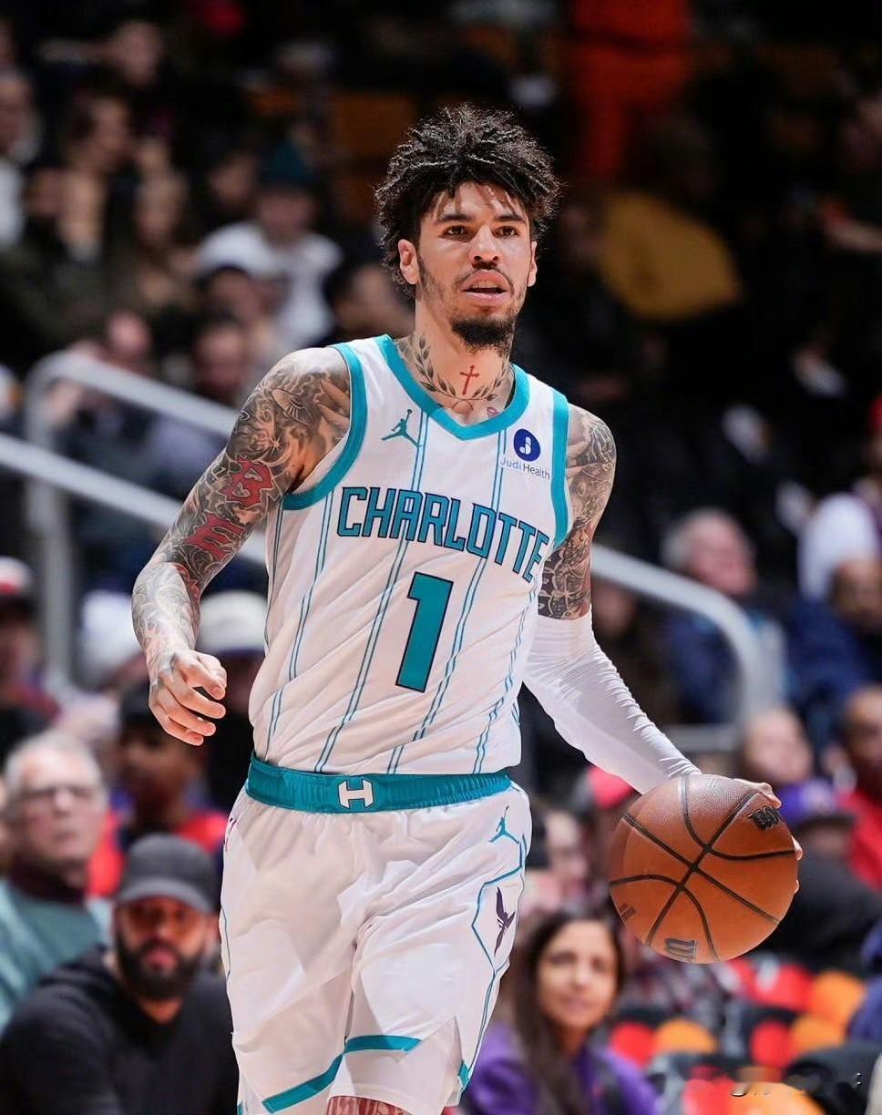 5年2.6亿又打水漂了！！！拉梅洛-鲍尔是联盟中“最不严肃的”球员！

根据记者