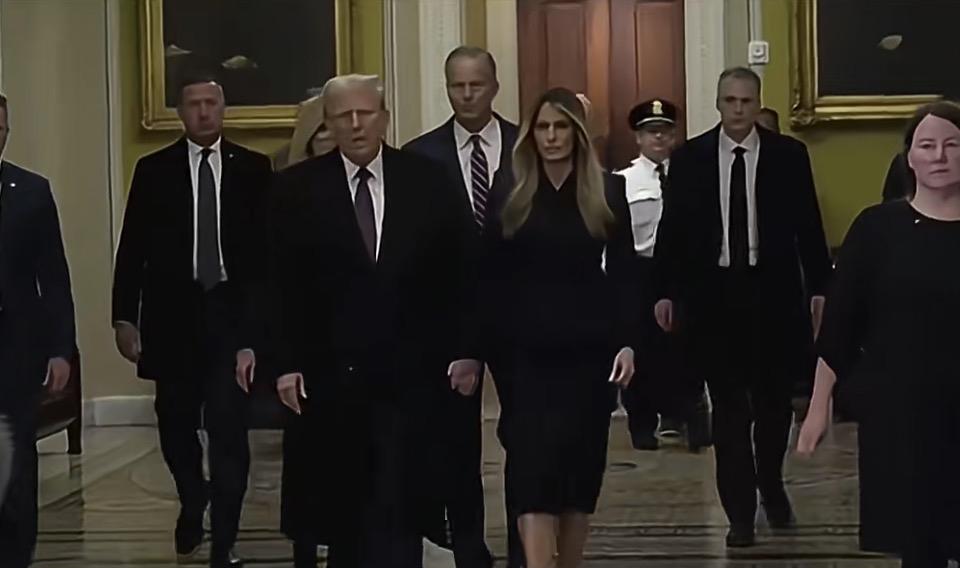 “政要们庄严步入，尽显威严与尊贵”👠👔👨‍👩‍👧‍👦