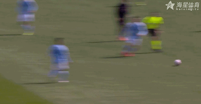 梅西弧顶处拿球晃过两人后直塞！马特奥倒三角，可惜最后塞戈维亚的射门被挡出！纽约城