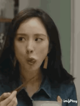 杨幂演戏不生活化的原因是因为平时太端着了嘛 ​​​