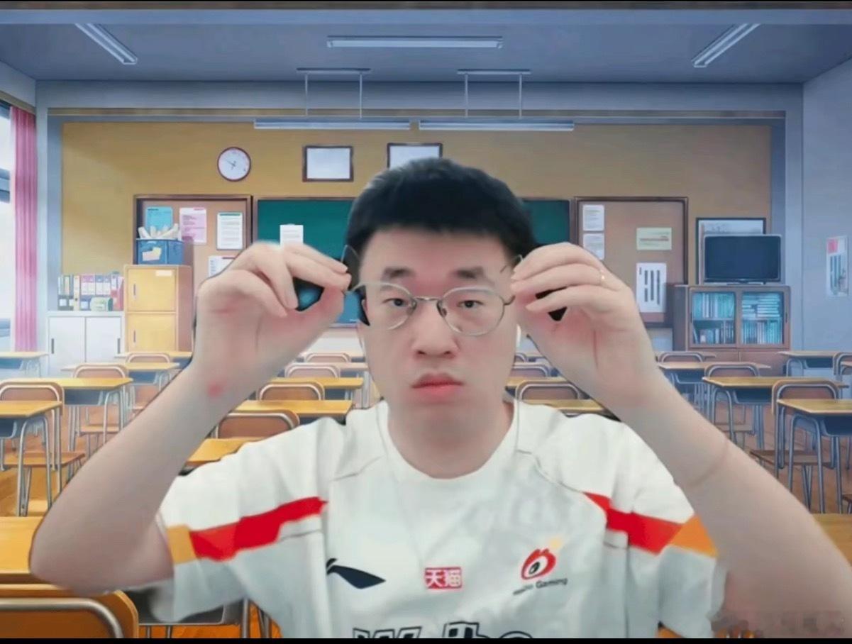 请与此虎对视三秒成功 or 失败 ？2025lplwbg战胜jdg2025德玛西