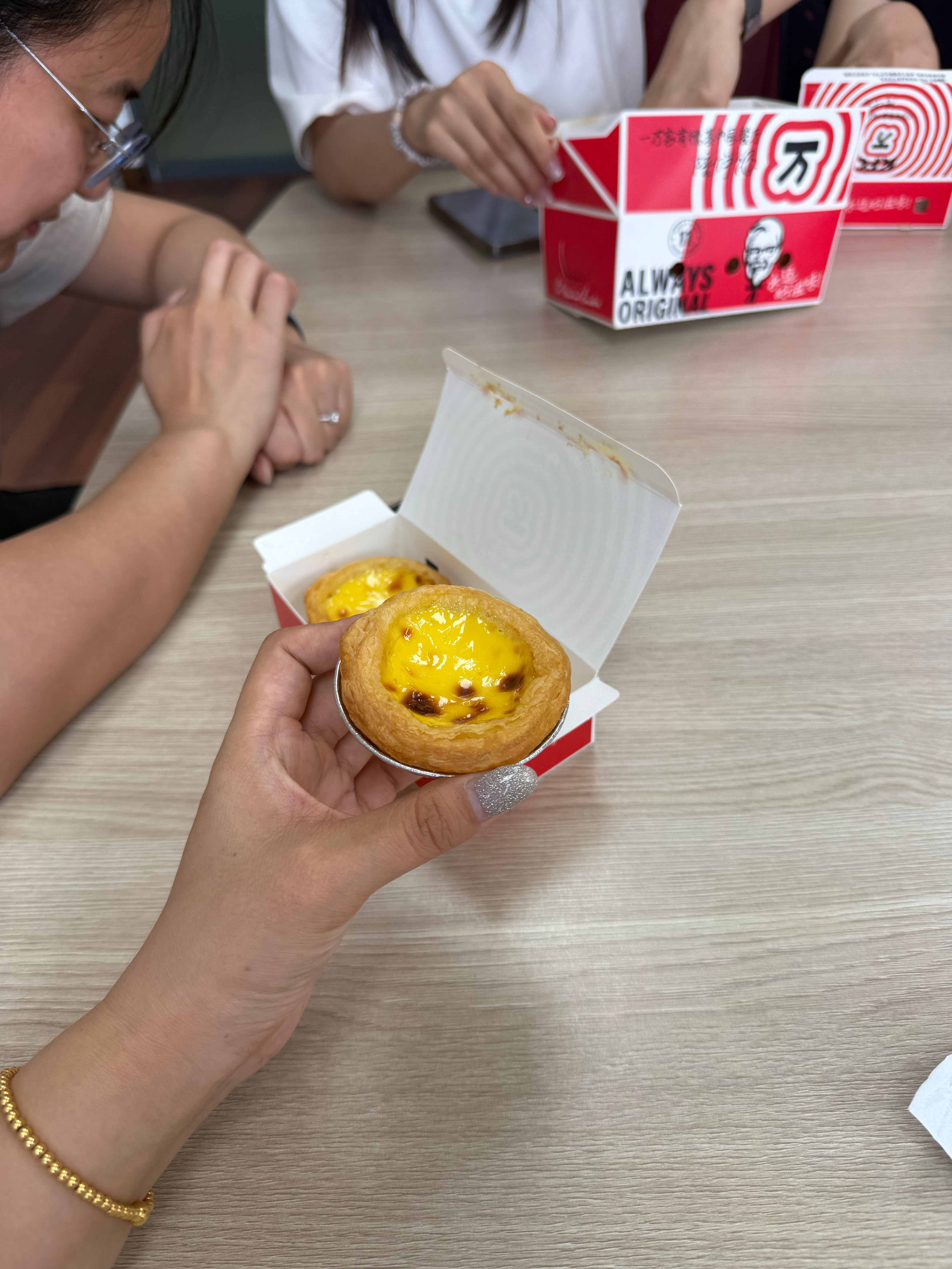 今天和同事一起疯狂星期四了！ 