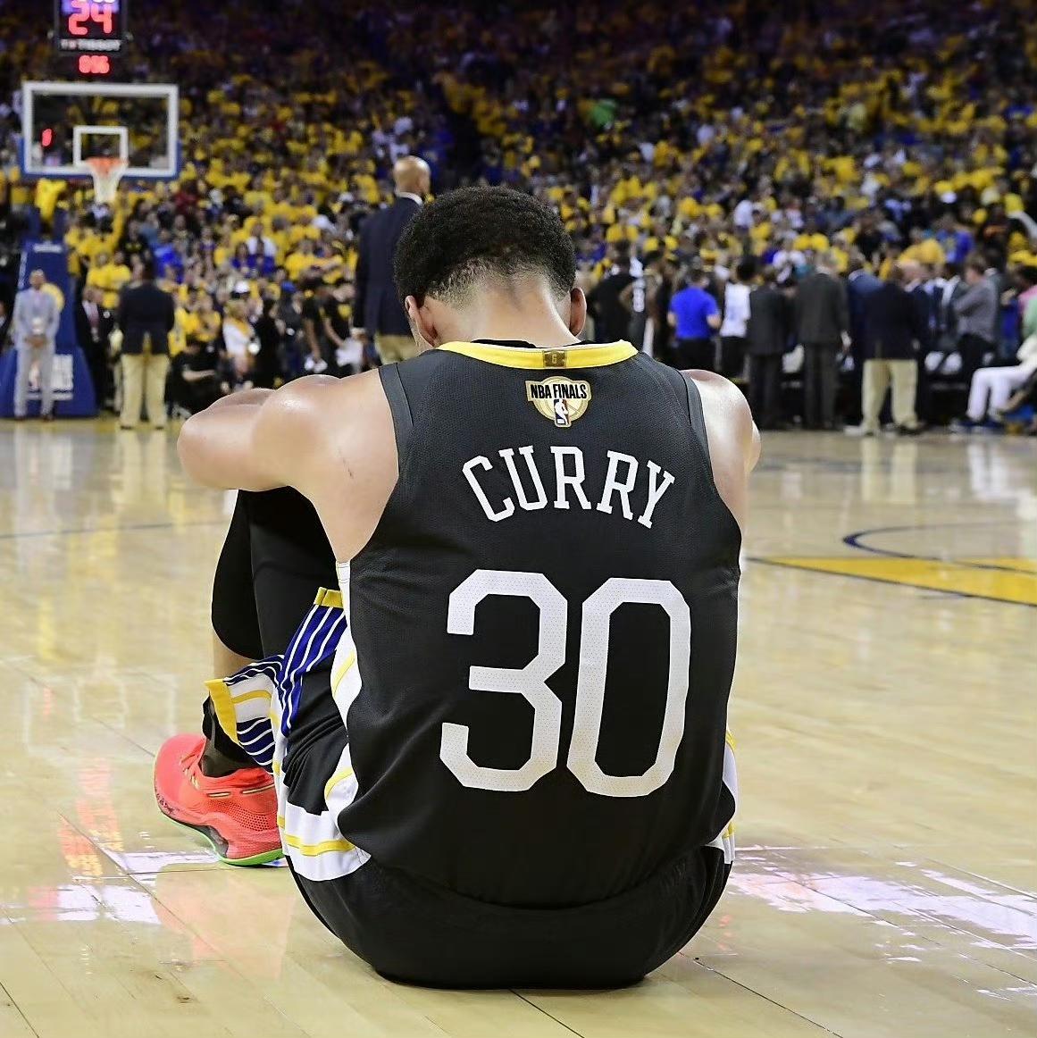 我感觉库里不会复出了，一方面勇士真的不行了，另一方面，库里也没有那个能力拯救勇士