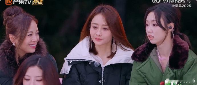 管乐微博小福星乘风2025三公这次管乐真的是幸运女神眷顾，抽签前问邓萃雯意见，结