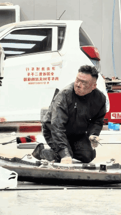 瞌睡挡不住，
他到底晚上干嘛去了？