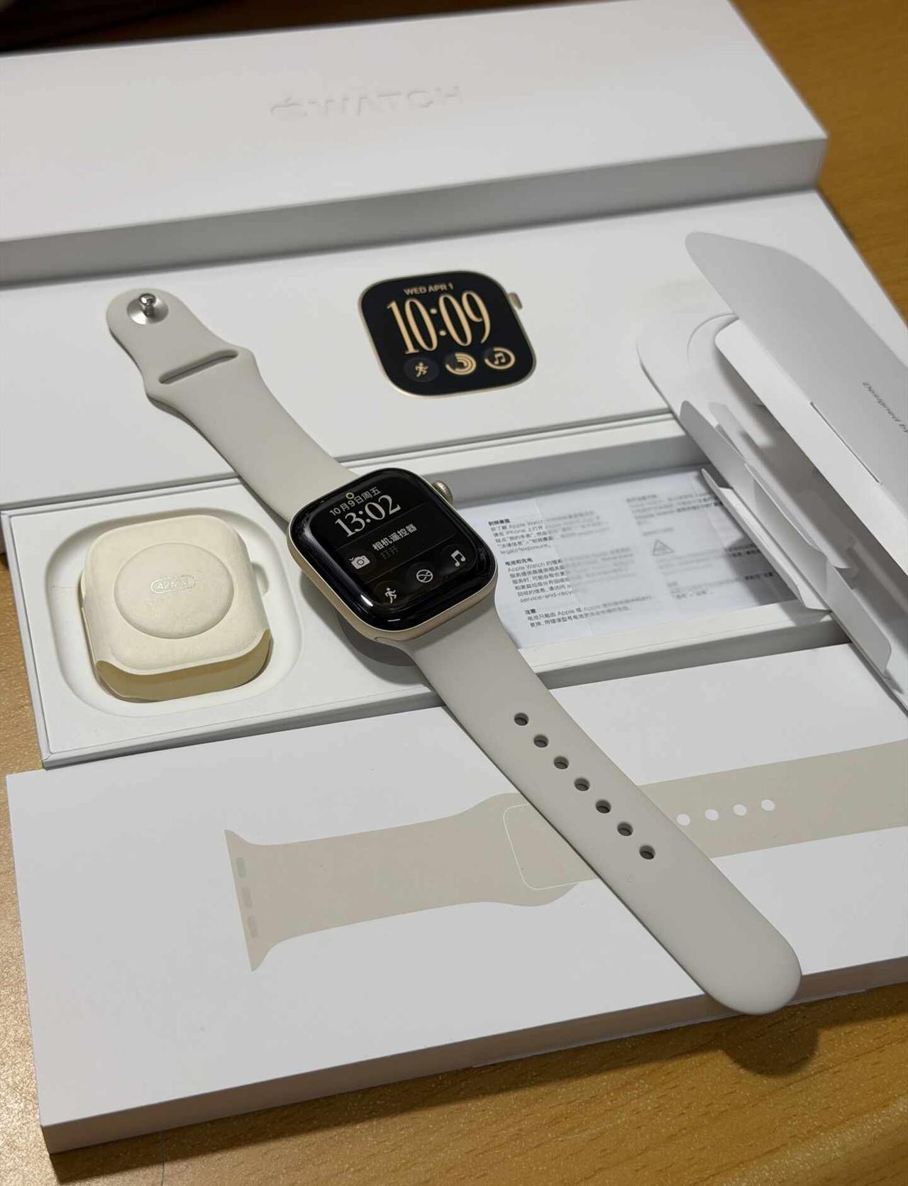 美丽废物已到手，求Apple Watch浅金色细表带
iwatch表带分享 当代