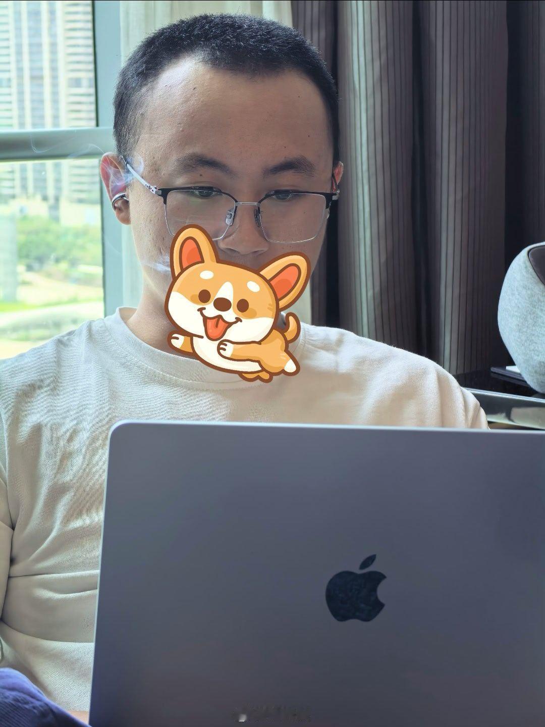 来我房间用我电脑，改原创图文文案？？？