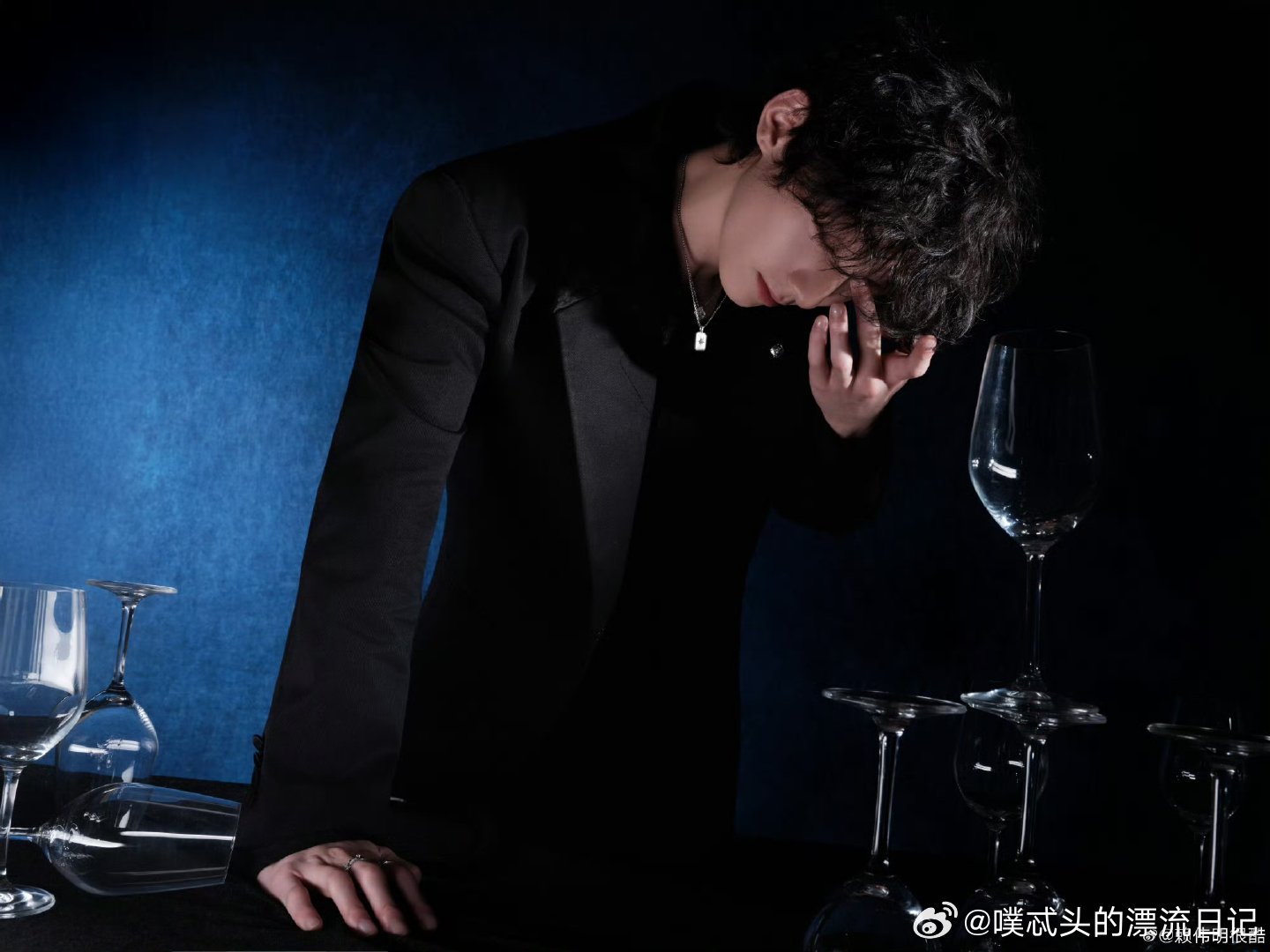 赖伟明 地上有人被赖伟明的暖心举动圈粉！做事认真又负责，担心大家安全不敢松懈，看