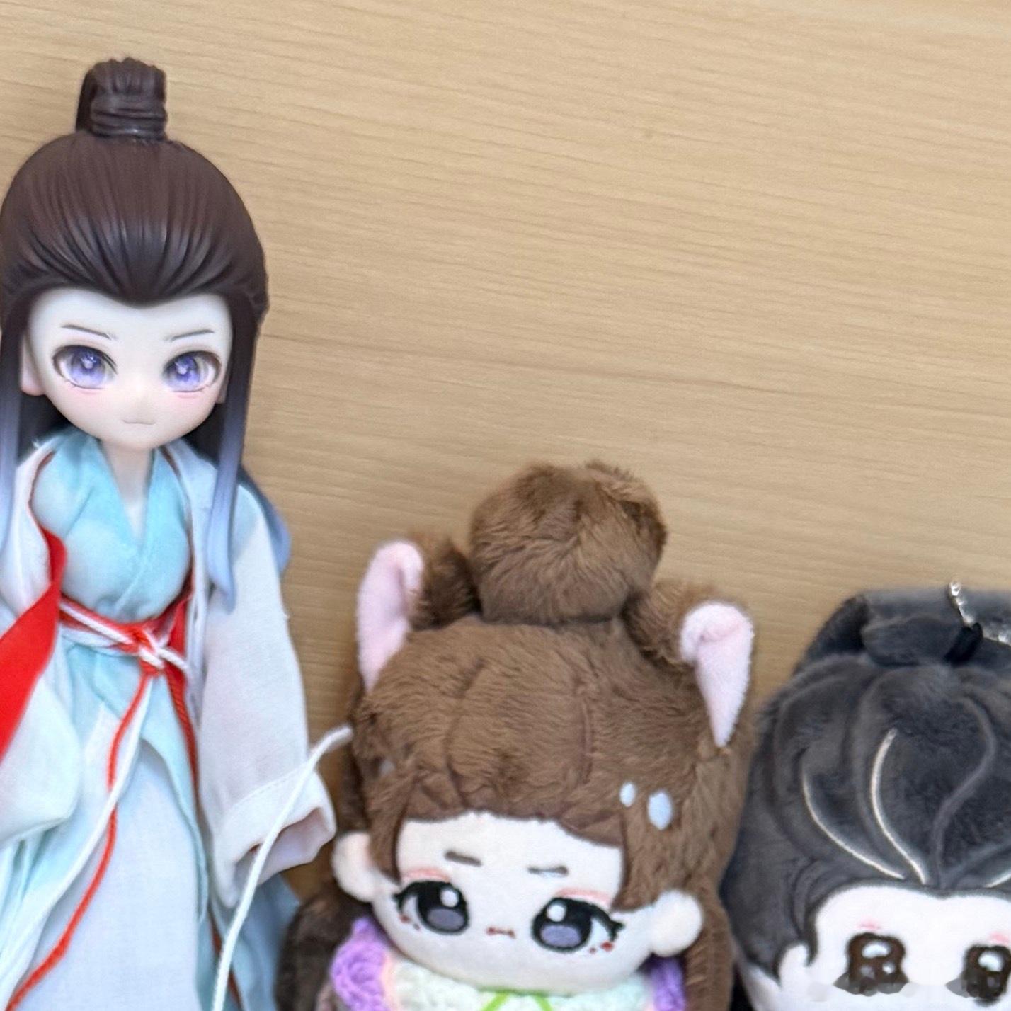 每日一善  细微善举见真情，小善可暖人间寒。帮老人安全过马路安心，为孩童守护纯真