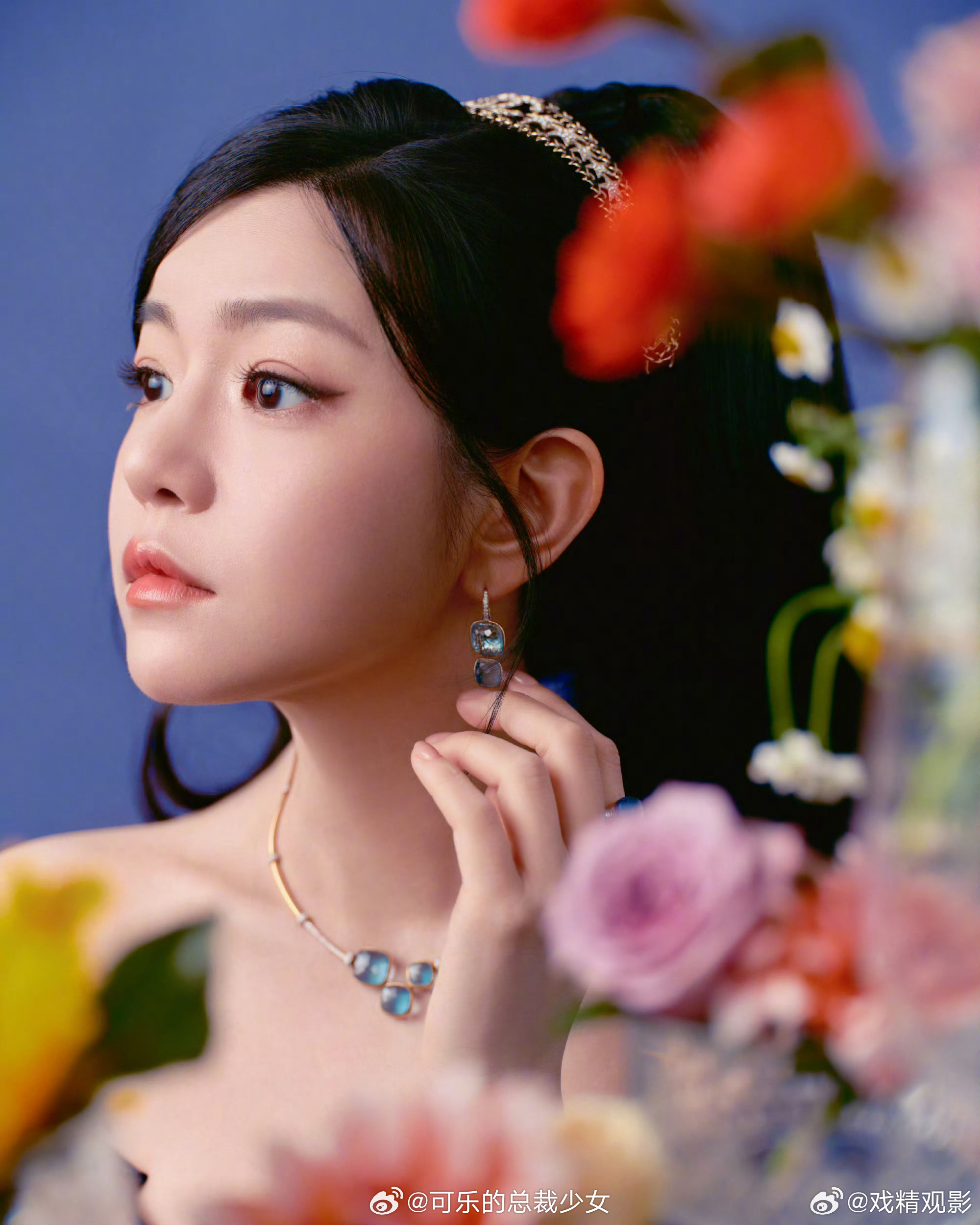 看得出她是公主陈妍希 时尚芭莎盛典上她往那一站，周围的一切都成了背景，那种从容不