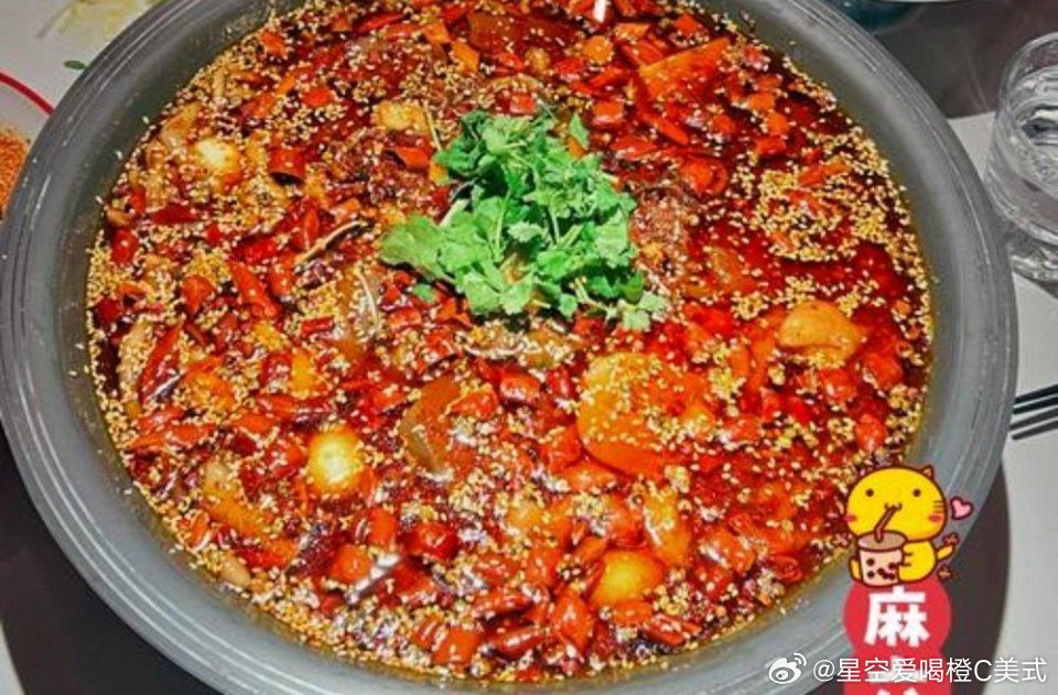 虽然汪小菲想和兰张割席，表示麻六记和兰姐无关，但是麻六记高管安总和洋洋总对兰姐心