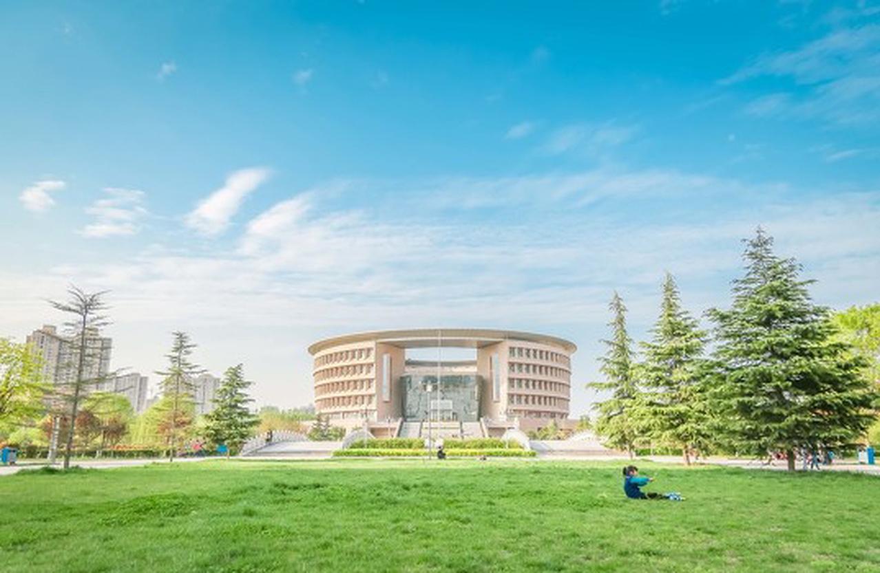 西安科技大学跨介质飞行器成功研制并试潜飞，这成果太牛啦！这飞行器简直是“上天入海