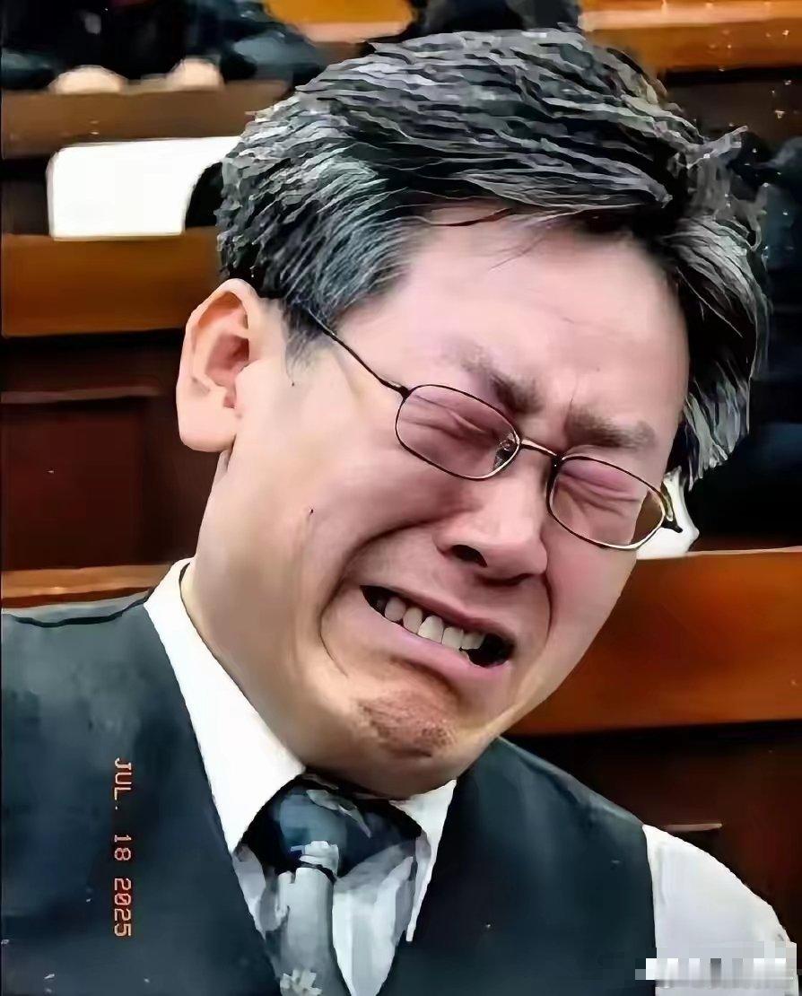 韩国消息今天韩国那边扔了个不大不小的消息：政府拍出1700亿韩元（约1.13亿美