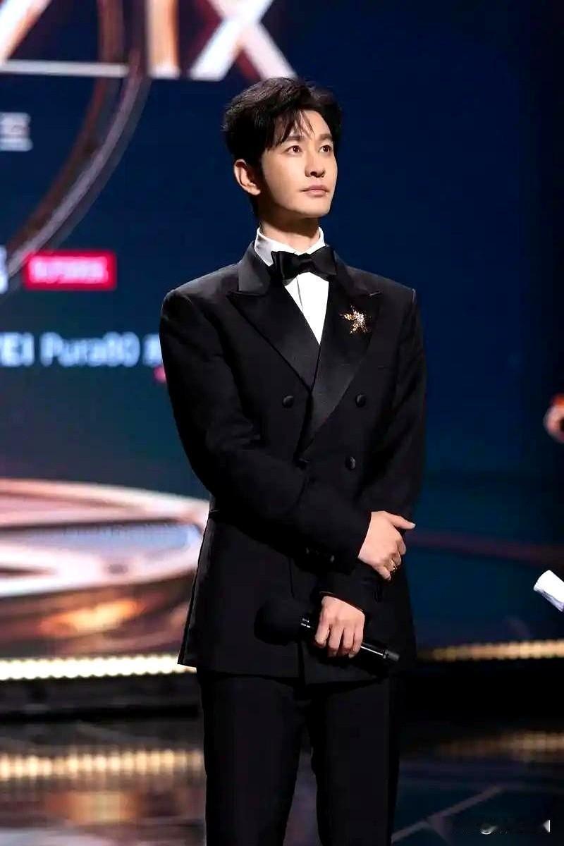 我今天才知道，
黄晓明买华谊的原始股，3块钱一股，
后来涨到了1.6个亿。

2