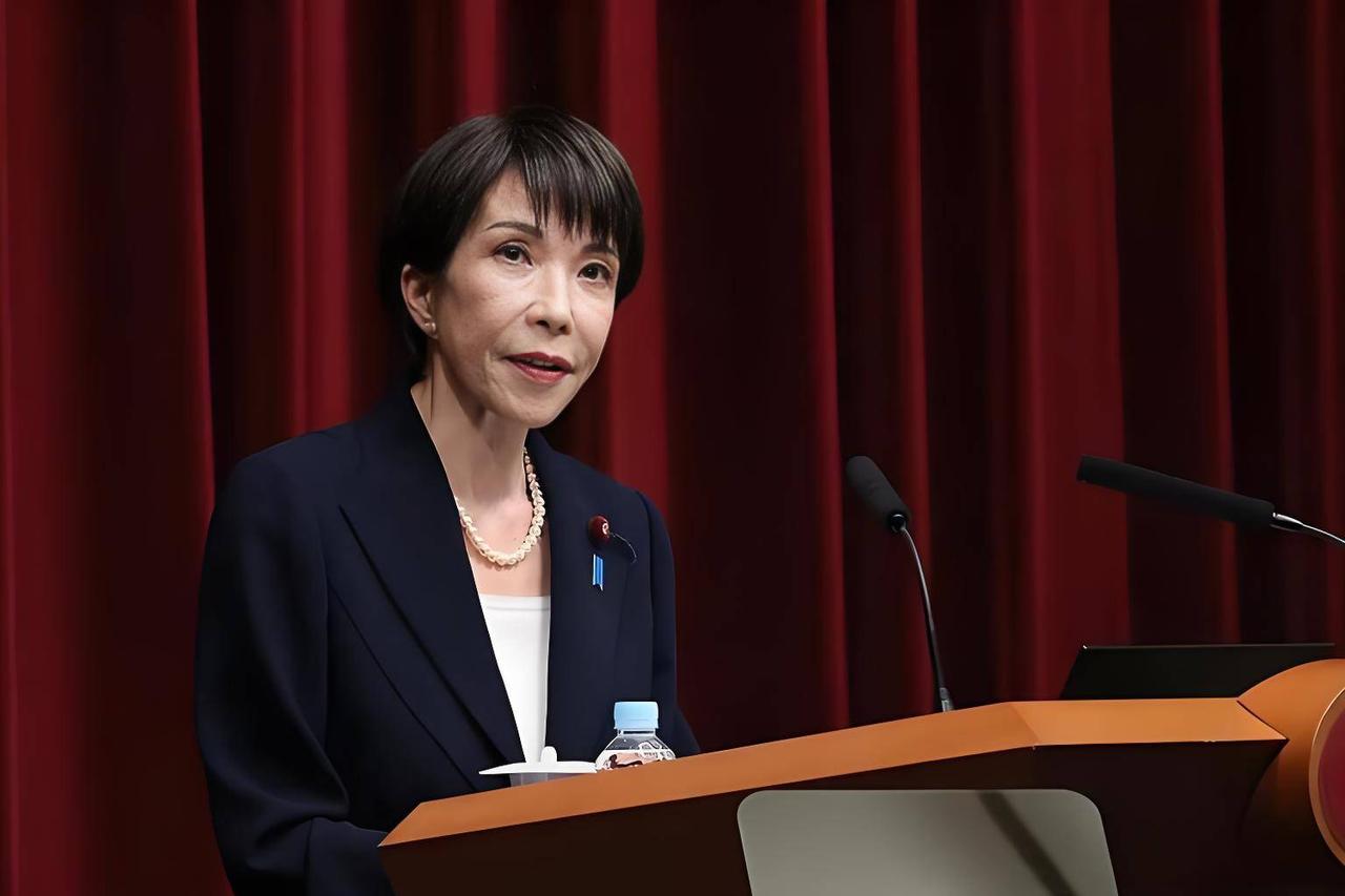 无论是中国的导弹，还是中国的航母，日本都不怕，日本怕的只有两点，一是中国的继续加