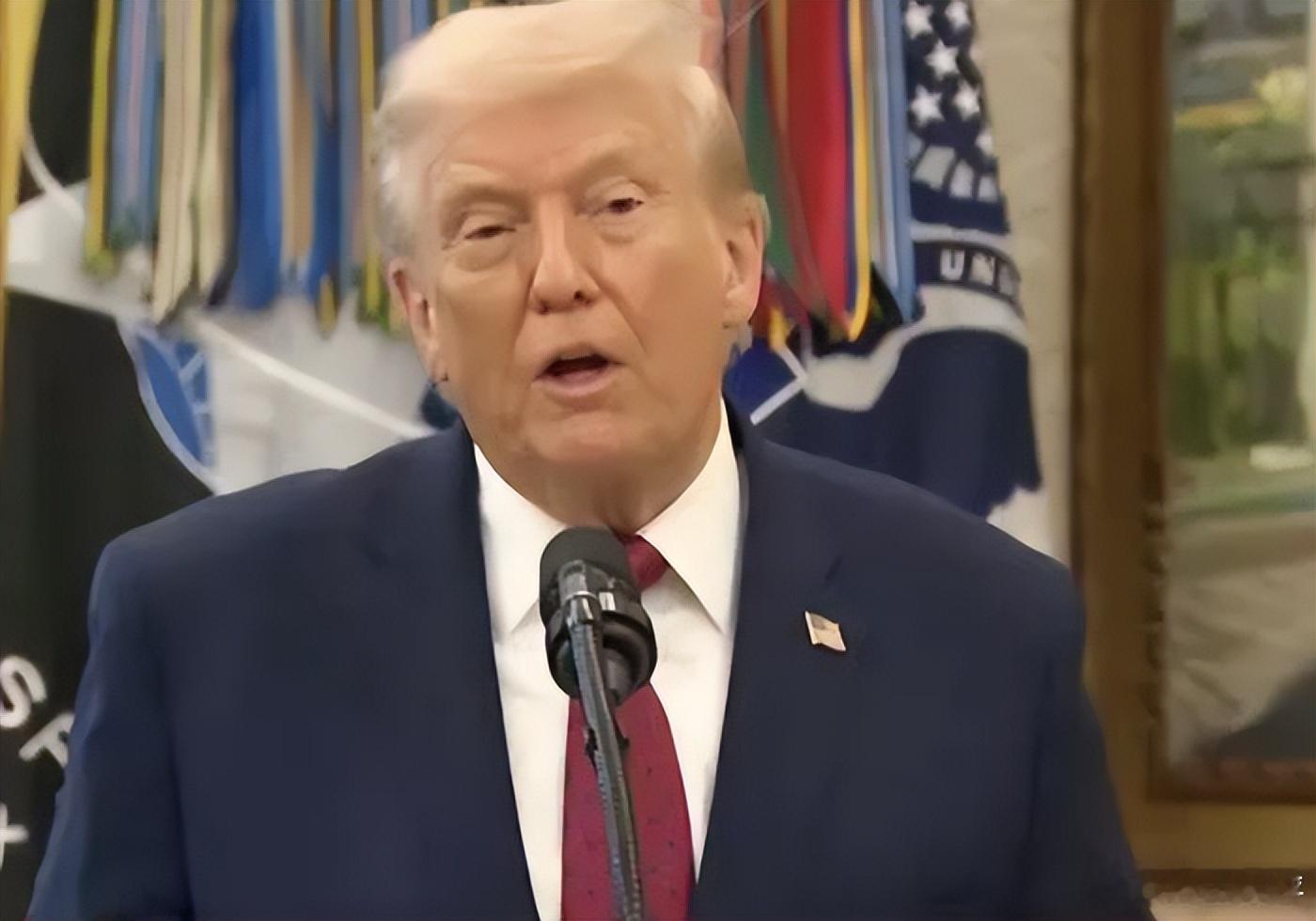 【特朗普考虑大麻降级！美国毒品政策迎来变数，或降低对大麻的管制】椭圆形办公室的阳