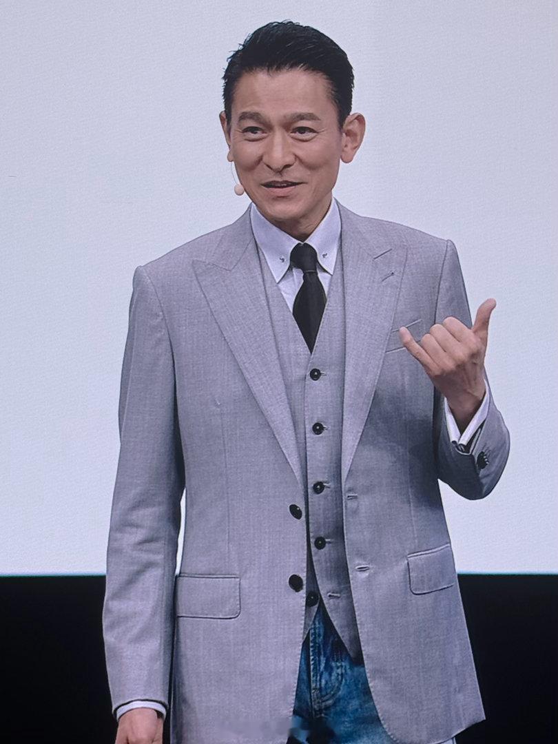 「怎么选不重要」走过的路 才会变成自己的答案刘德华出席华为发布会华为发布会华为展