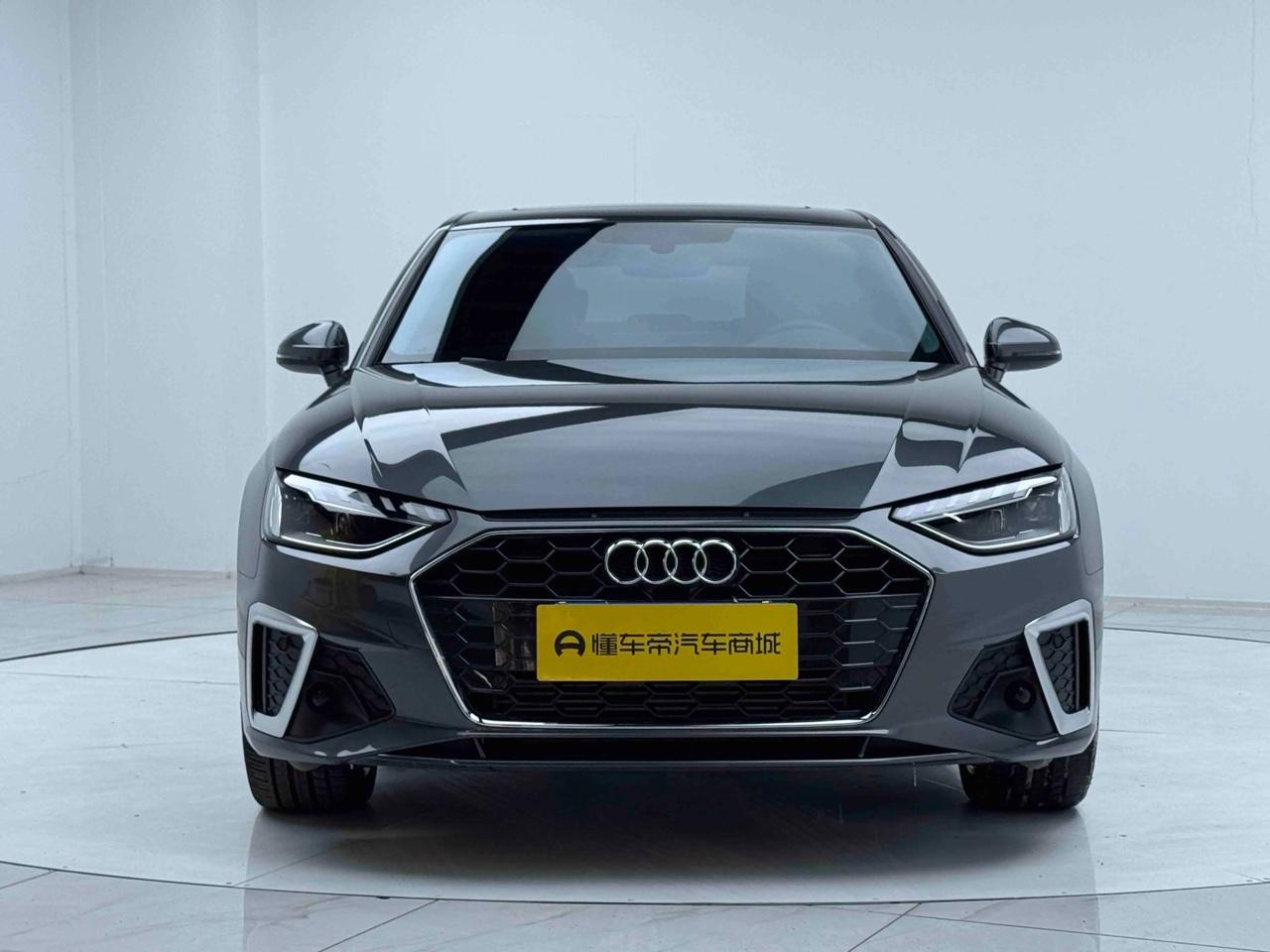 2025年的奥迪A4L，黑色车身，行驶了2万公里，车况非常新，跟它颜值一样抗打。