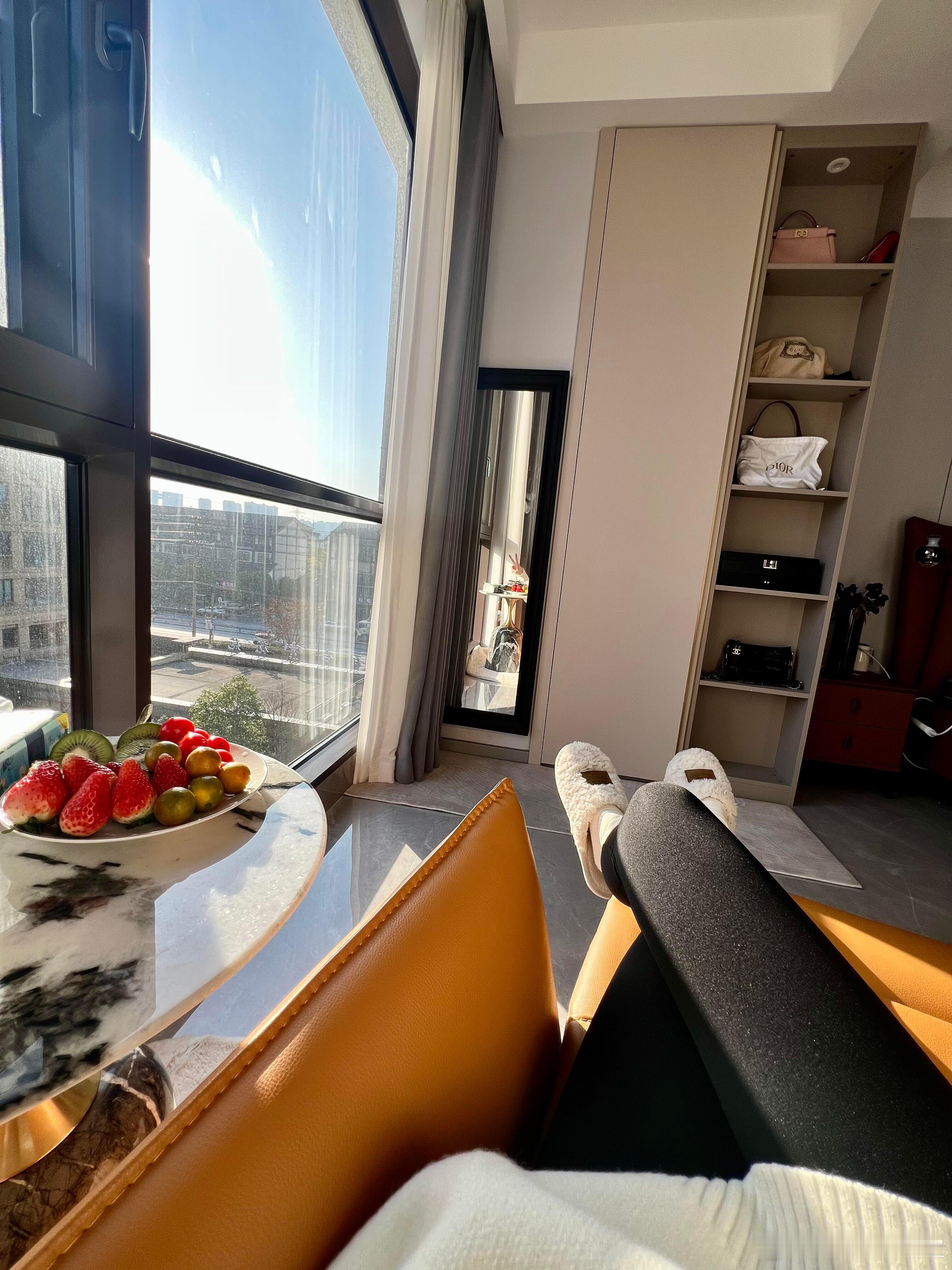 惬意的周末心若向阳，连影子都是光的形状！ 