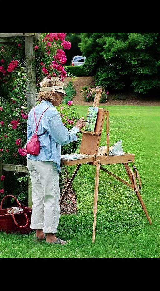 🎨把时光调成慢镜头，笔尖蘸着蔷薇香🌸。岁月从不败热爱，画布上跳动着整个夏天☀