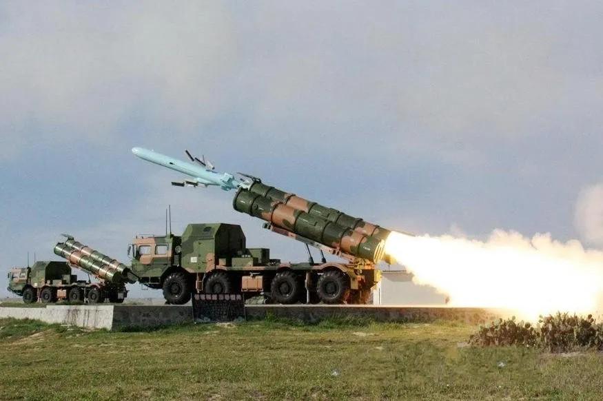 日本在近台岛屿部署导弹究竟想干什么？
日本防卫大臣小泉进次郎在11月23日视察了