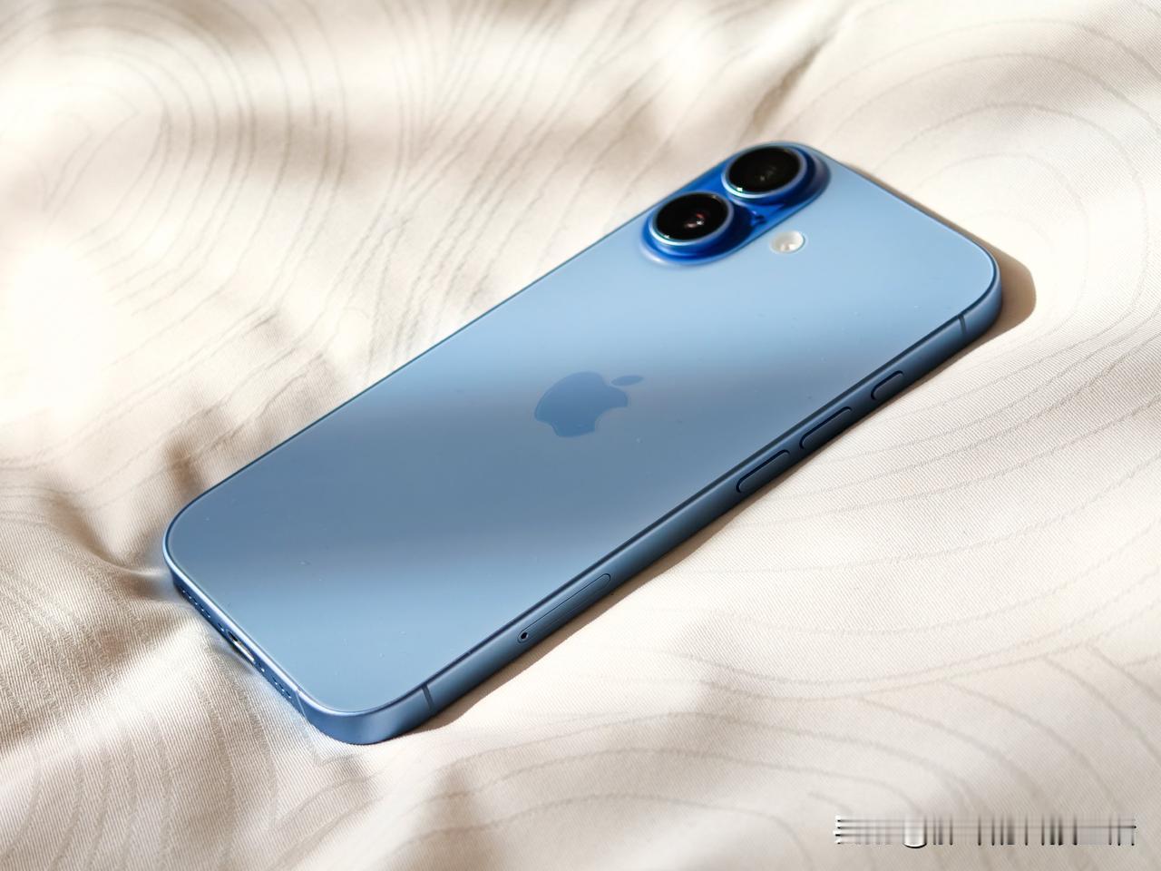你们是不是也感觉
身边用 iPhone 的基本都是女生，甚至用Pro Max 机