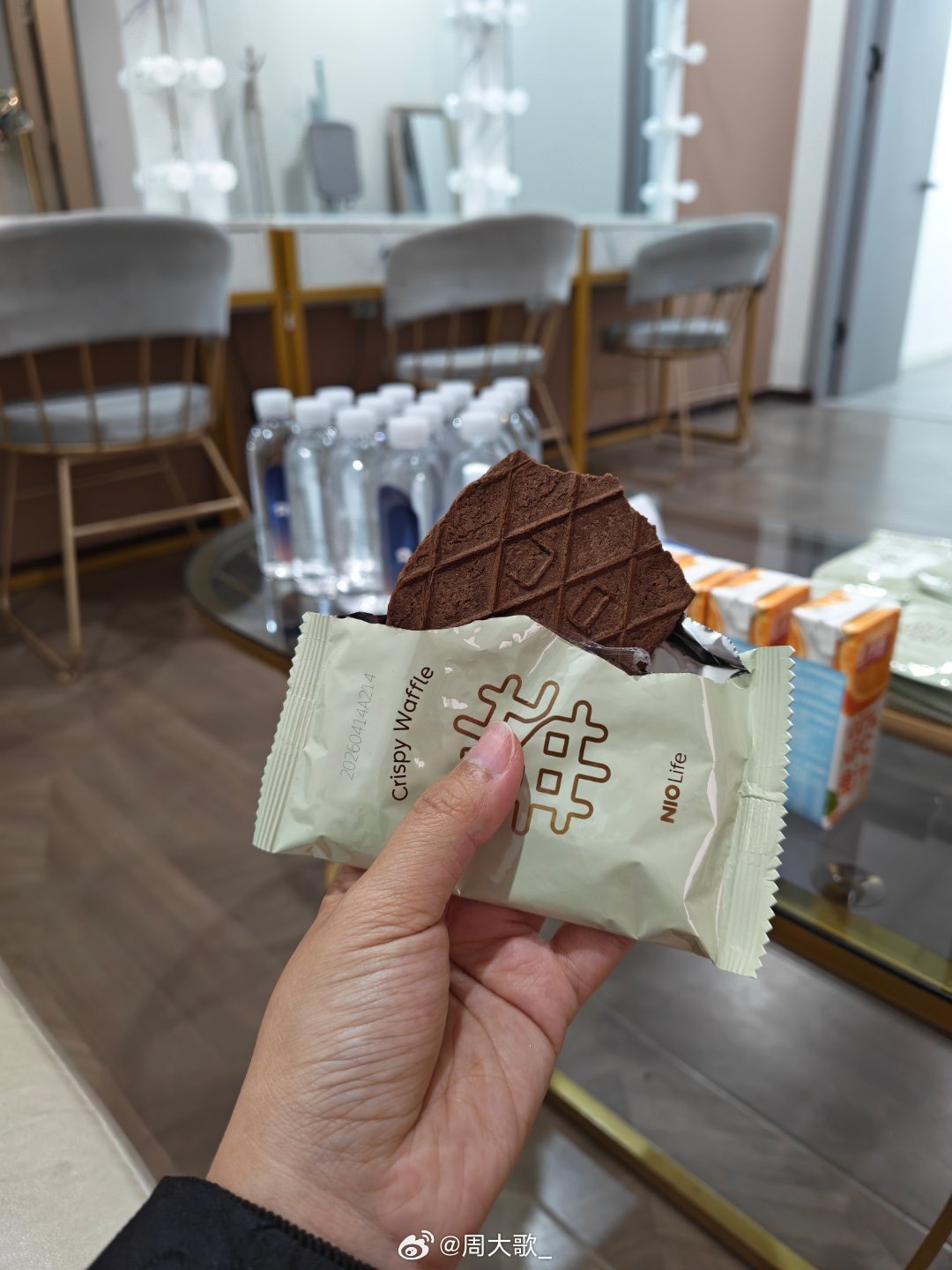 今日早餐～不得不说蔚来的周边产品真挺不错这华夫饼是我吃过炒鸡好吃的一款口感嘎嘣脆