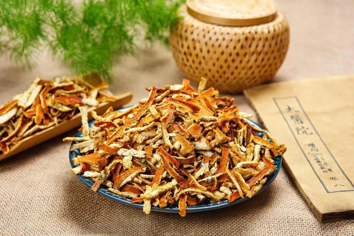你是不是总感觉胸闷、咳痰？这可能是身体里的痰在作祟！今天我来给大家介绍几种万能化