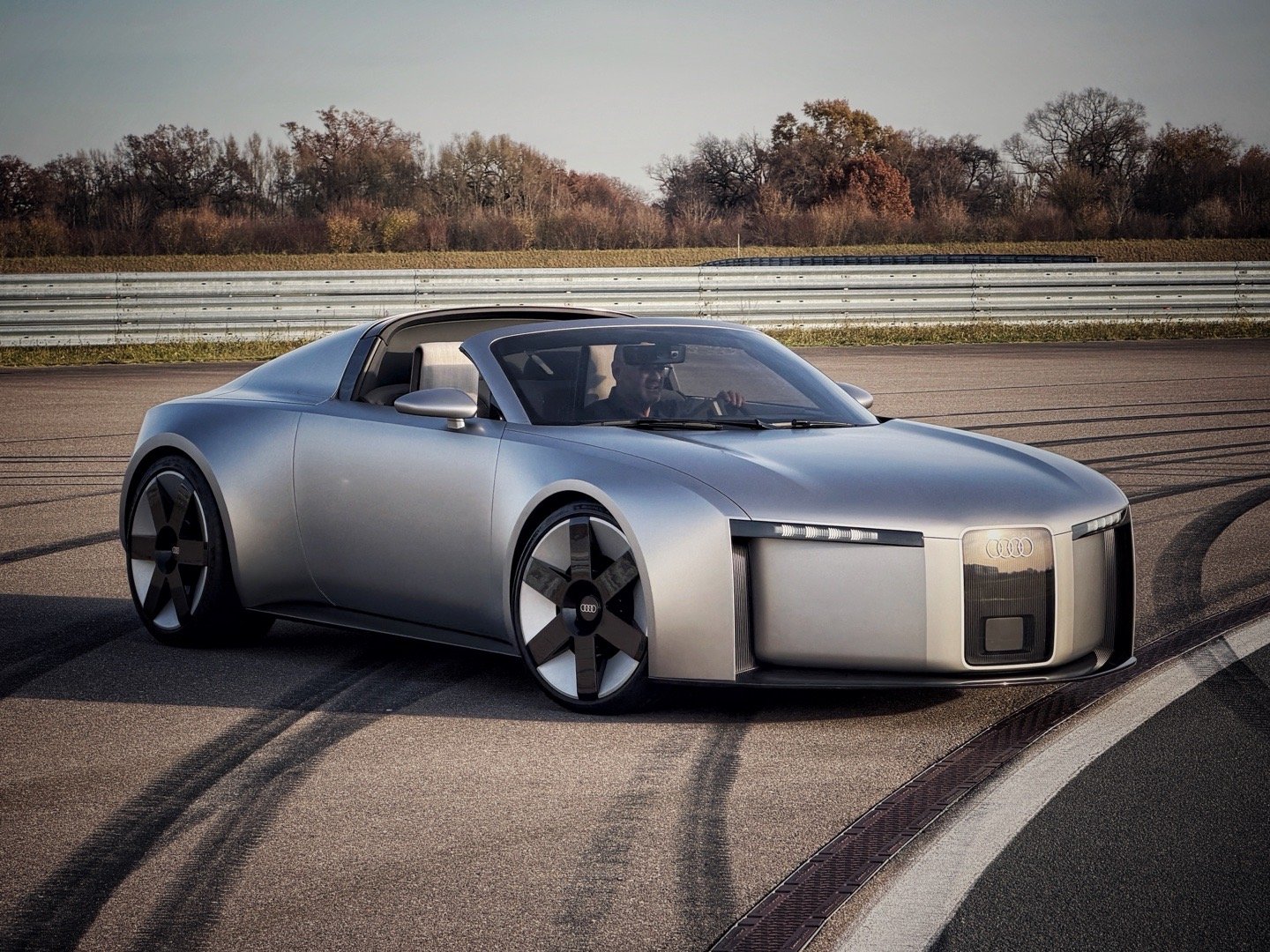 Concept C的试驾内容下午就发，荣幸成为全球极少数开过这款概念车的伙伴。这