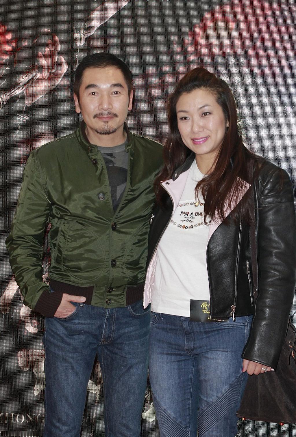当年莫可欣和方中信恋爱，一次她遇见方中信的前女友陈淑兰，陈淑兰二话不说当众打了她