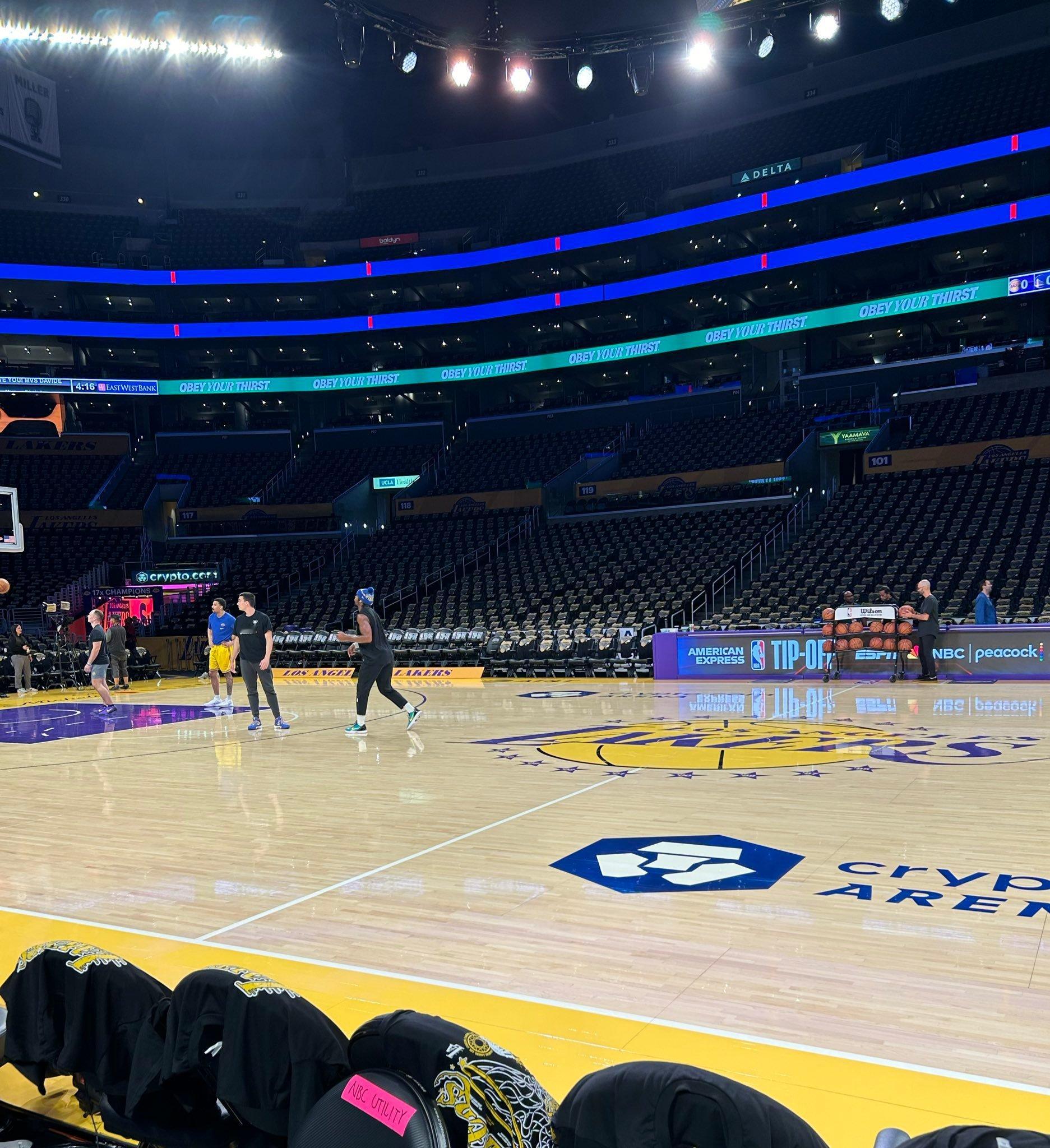 揭幕战，湖人加油!NBA新赛季第一声加油勇士vs湖人NBA新赛季揭幕 ​​​