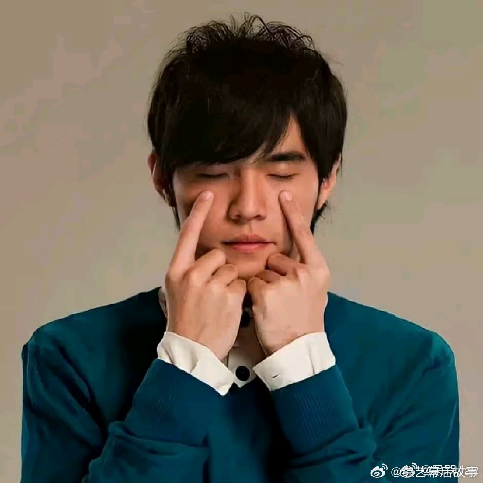 周杰伦 亮个相吧小宝贝 周董澳网首秀主打一个帅不过三秒！上一秒气场全开准备接球，