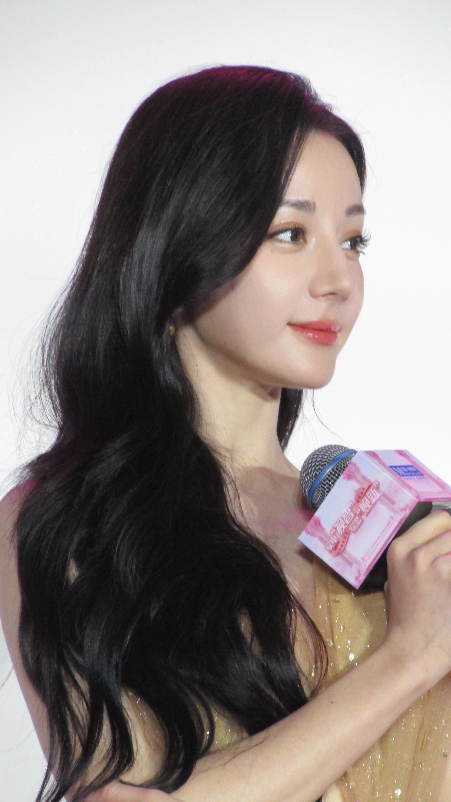 保留皮肤质感的生图 我感觉自己像在欣赏一尊被复活的雕塑…. 