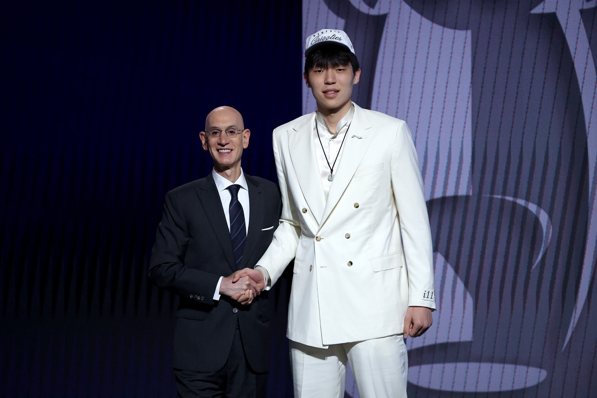 每一步都算数！恭喜杨瀚森！杨瀚森第16顺位被选中杨瀚森第九位被选中的中国球员 ​