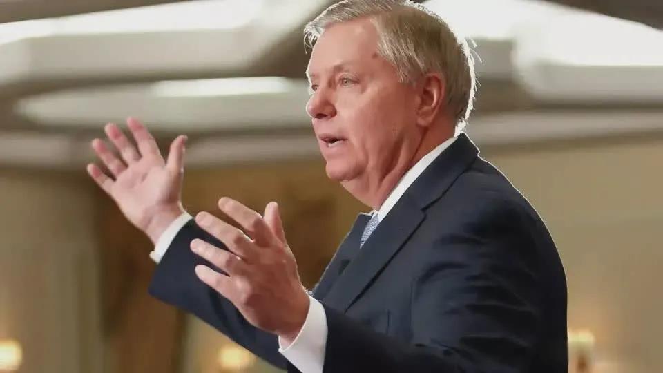俄内务部宣布通缉美国共和党参议员林赛.格雷厄姆！

最近，乌克兰发表了在26日泽