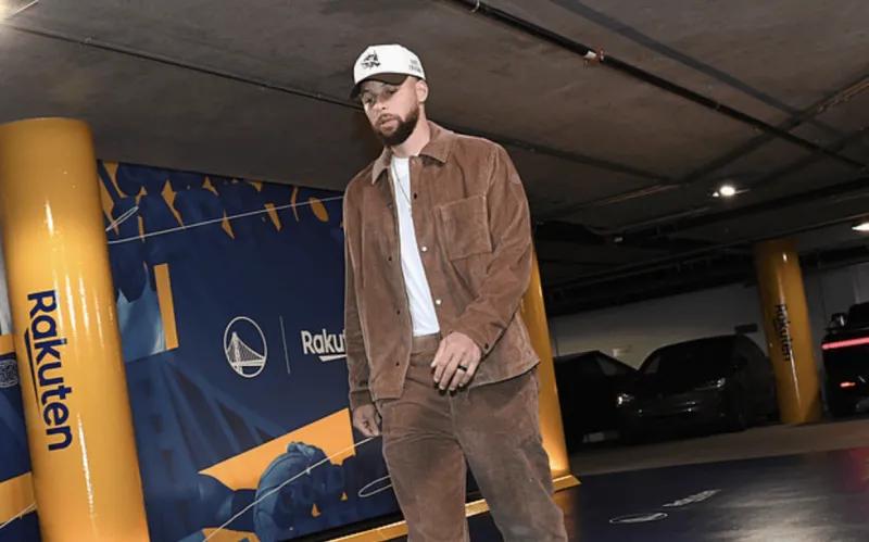 情况不太妙！库里谈跑步膝：

“这种伤比较奇怪，恢复情况有点难以预测。”

“自