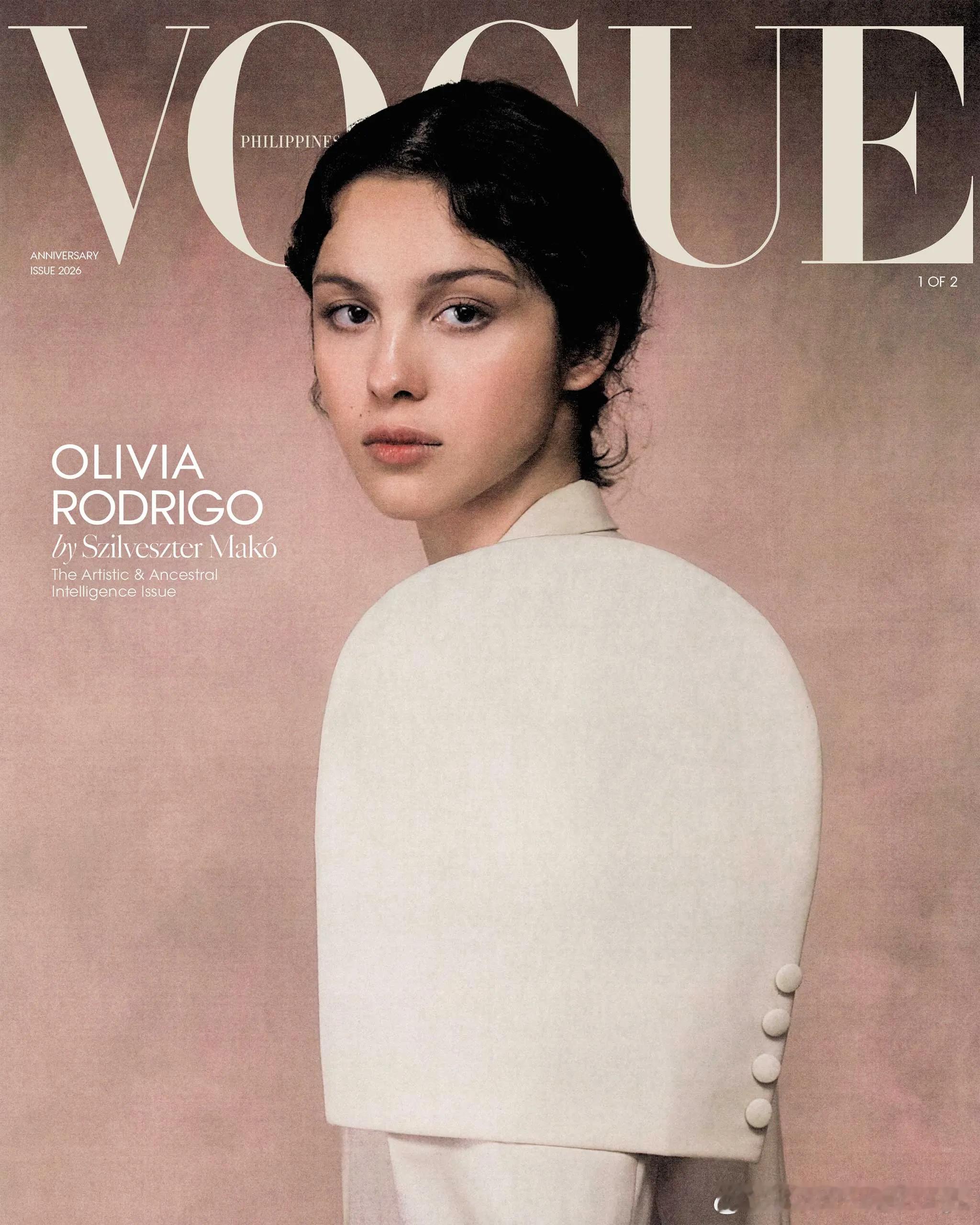 菲律宾版 VOGUE 九/十月合刊封面，歌手 Olivia Rodrigo 亮相