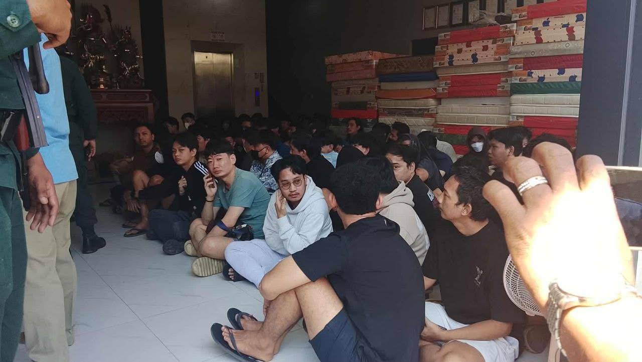 柬埔寨波贝突袭行动：150余名印尼籍人员涉网诈被捕5月3日上午，柬埔寨卜迭棉芷省