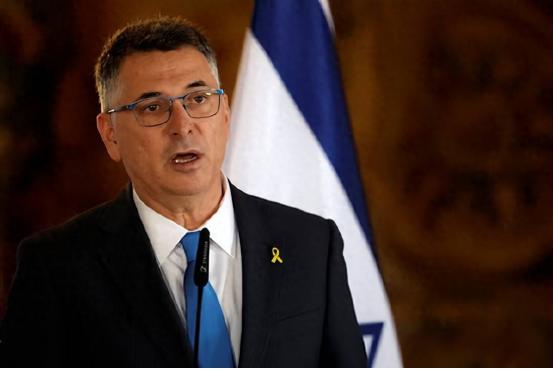 以色列和黎巴嫩这两个斗了这么多年的老对头，居然坐一块儿谈判了，4月14号那天，两