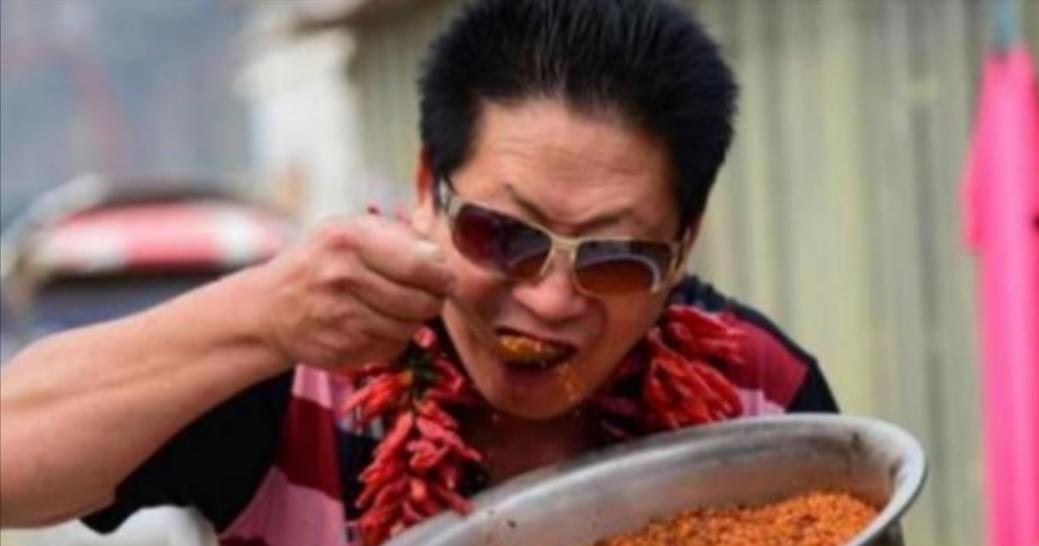 2014年，“中国辣王”李永志，因连续吃下32根能辣死大象的魔鬼辣椒，从此名利双