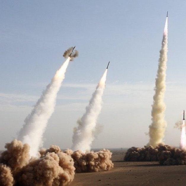 突发新闻：
路透社报道，伊朗正准备袭击美国在中东的基地，包括位于伊拉克和叙利亚的