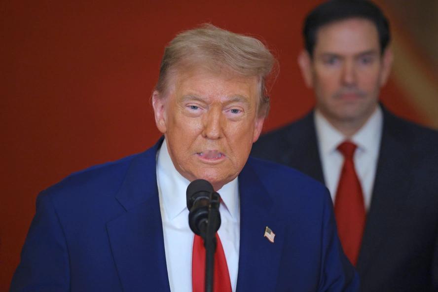 美伊局势再生变数：特朗普找台阶，哈梅内伊硬刚到底

这下事情好像搞大了，特朗普本