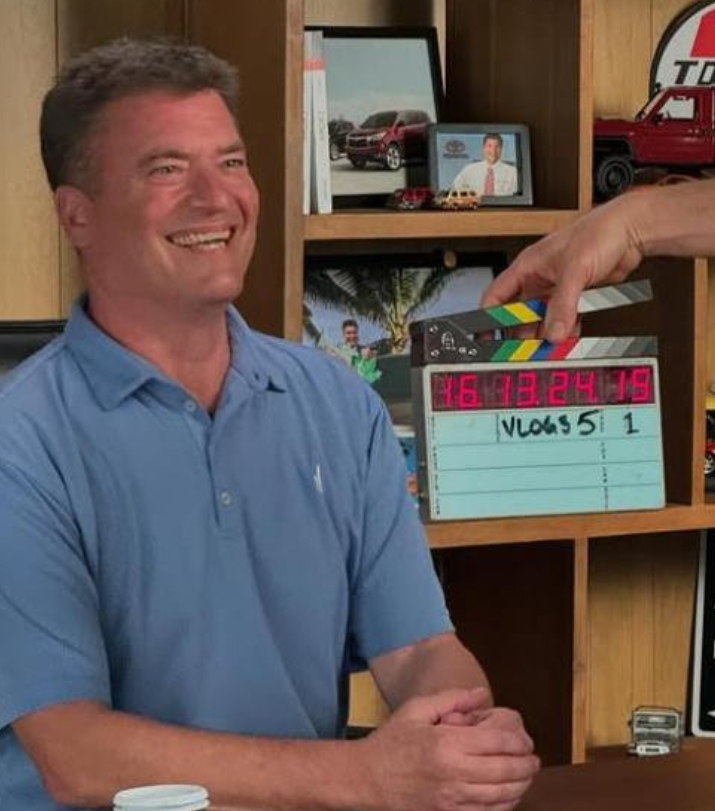 又一个老友记演员去世老友记莫妮卡医生男友扮演者去世 据报道，在《老友记》中饰演莫