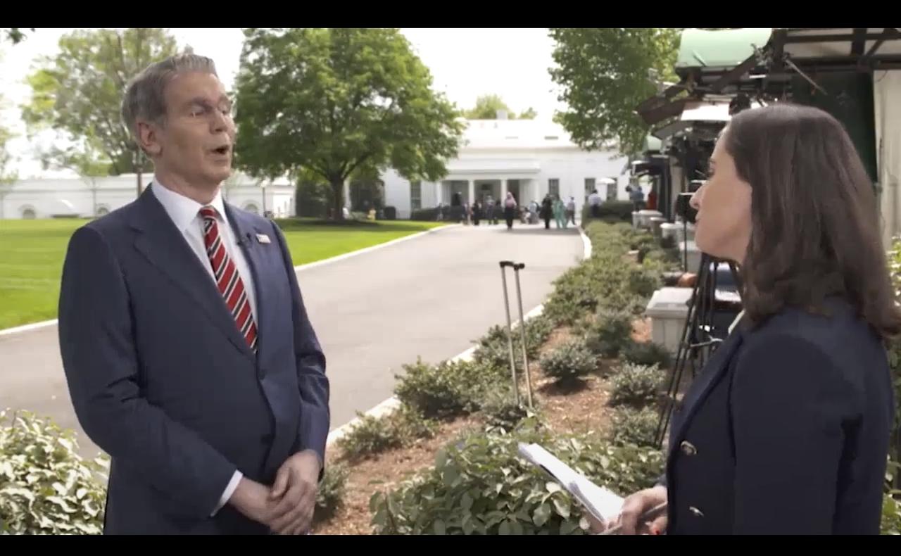 Q: 为什么人们对经济的感受没有好转？

美财政部长斯科特·贝森特：“在他们内心