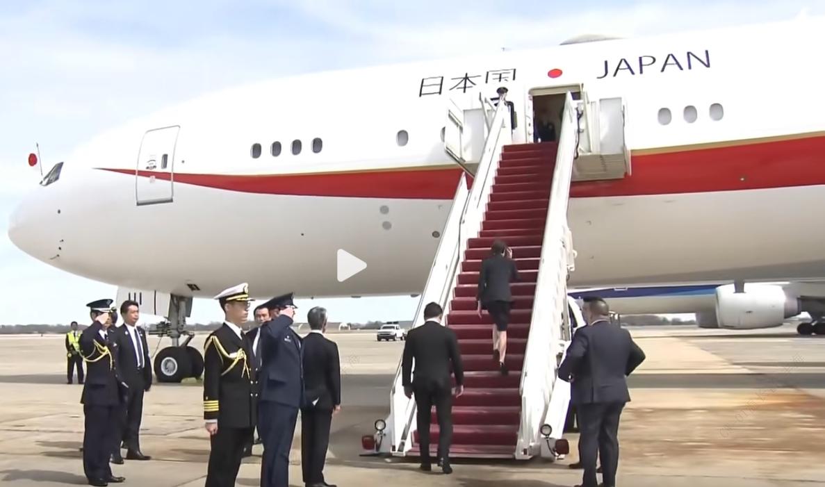 大家发现一个细节没有？高市早苗的专机，用中文写“日本国”，用英文写“JAPAN”