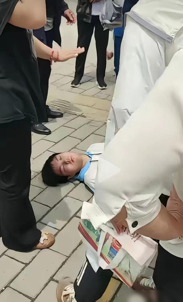 图个啥？

高考结束紧绷了三年的弦突然松了，想撒欢庆祝的心情太能理解了，可真的不