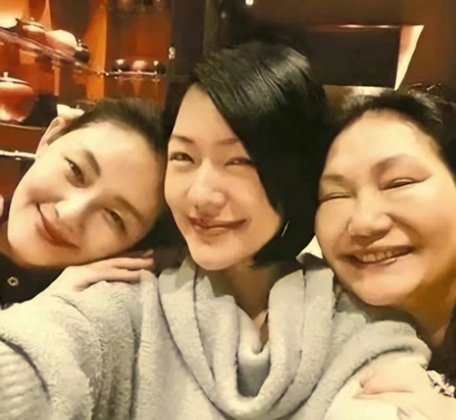 【S妈被送急诊】曝小S和妈妈身心状况都不好 据台媒，大S徐熙媛今年2月因流感引发