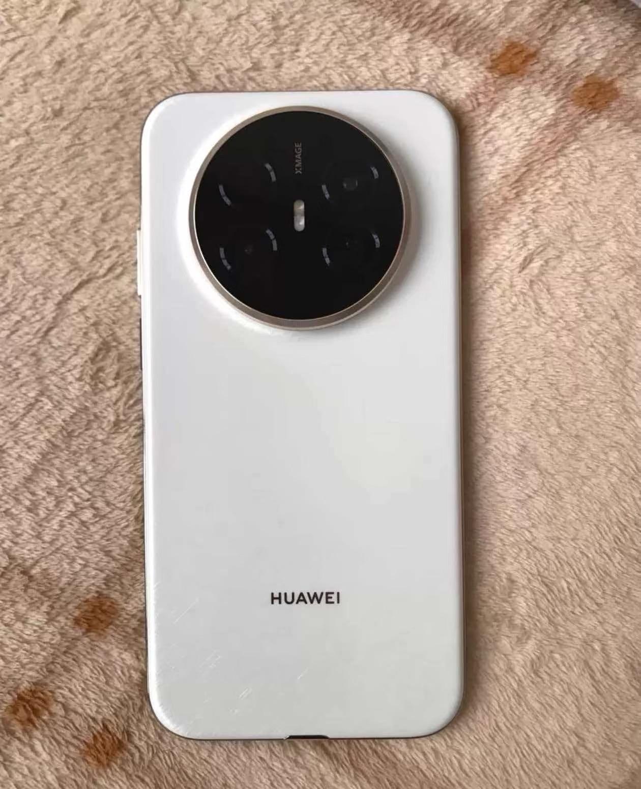 爆料来啦！华为Mate90今年提前发布，不再是11月，而是9月哦。它将回归经典的